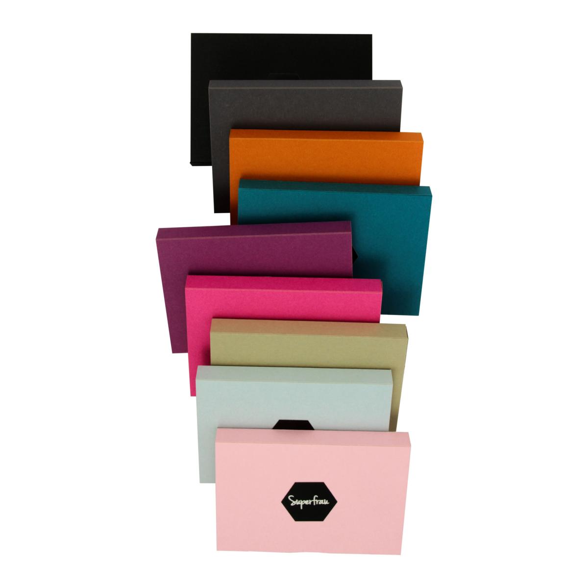 Verschiedene Verpackungen der Wanddekoration in vielen Farben