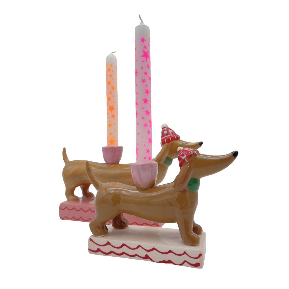 Kerzenhalter kleiner Dackel mit roter Mütze für Stabkerzen