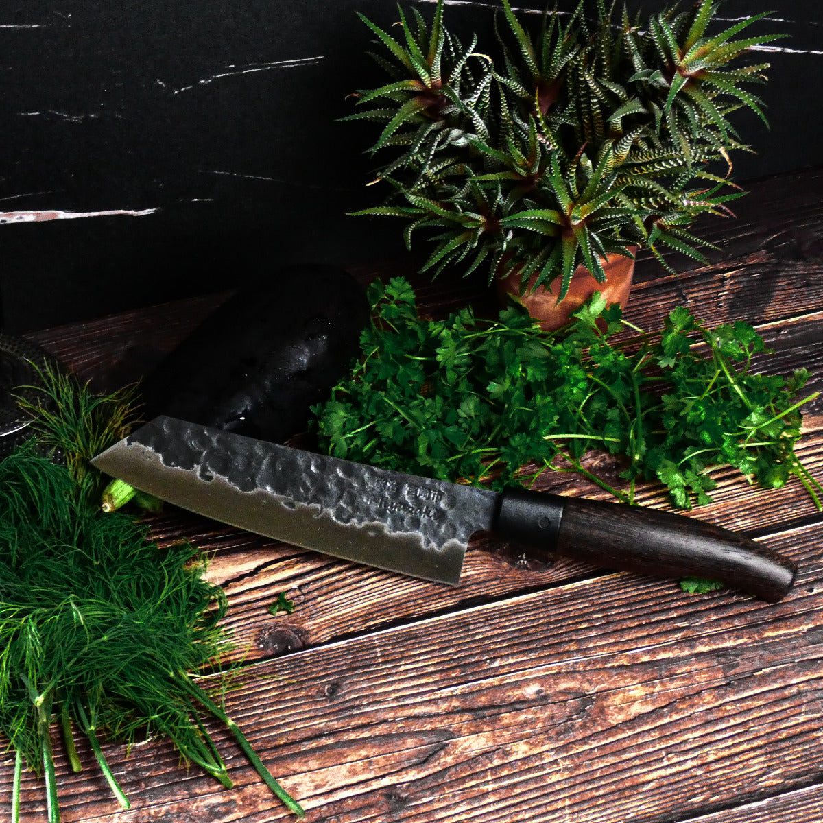 TAKAHIRO MIYAZAKI Santoku Messer mit einer Klinge aus japanischem blauem Papierstahl
