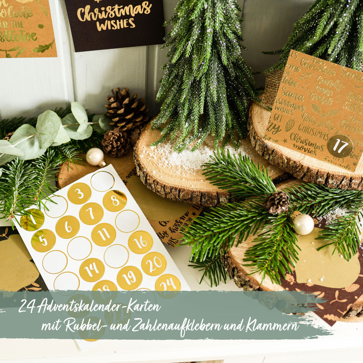 Einige Rubbelkarten mit Zahlen-Aufkleber des Adventskalenders 