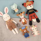 Viele verschiedene fertiggestelle DIY Plüschtiere