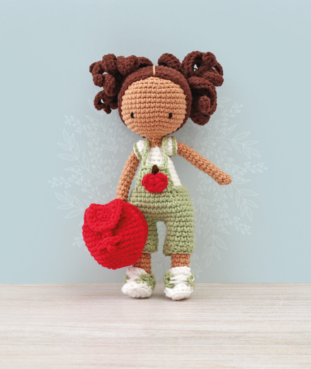 Die fertiggestellte DIY Häckel Puppe "Lina"