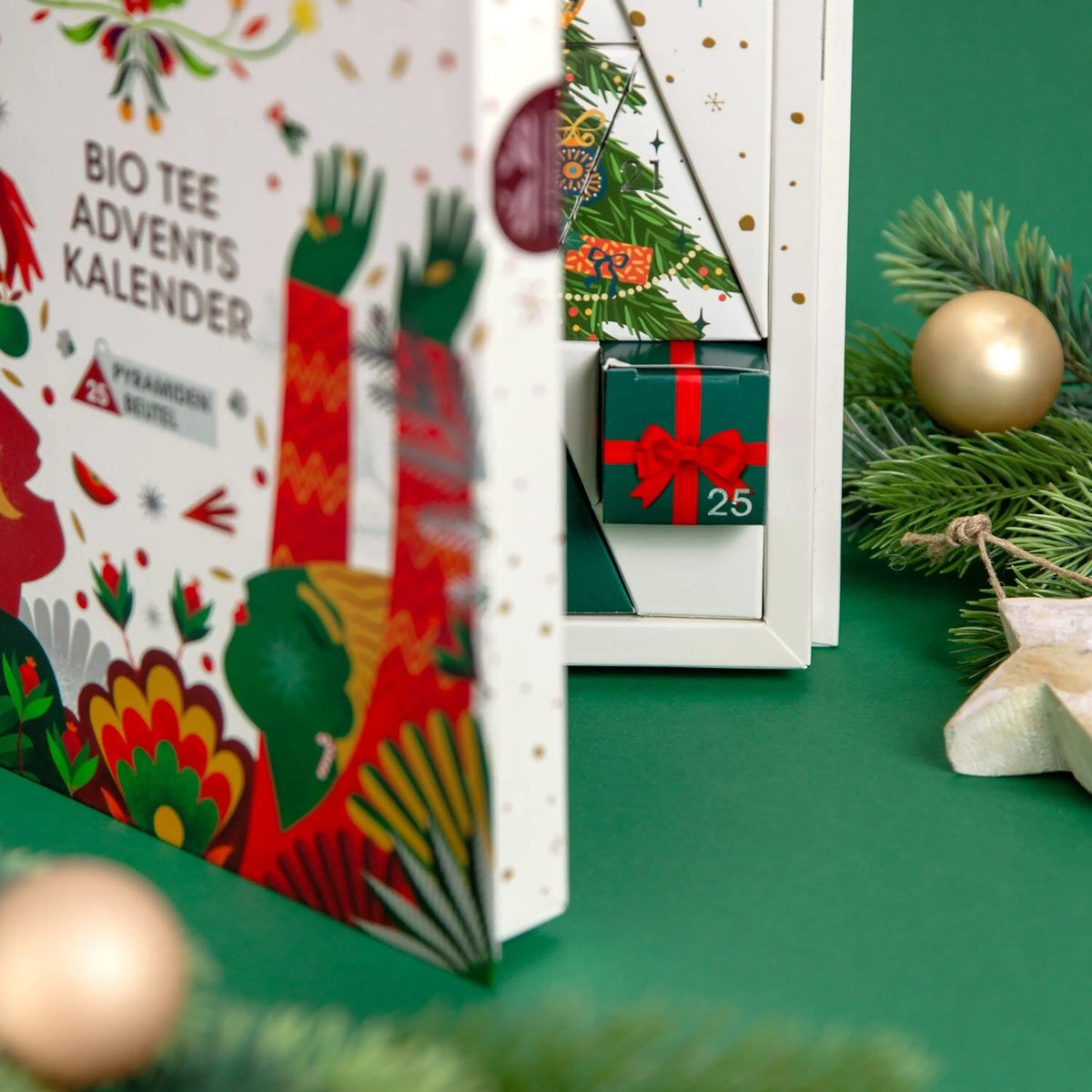 Tee Adventskalender "Teebuch" - 24 x Pyramiden BIO Teebeutel