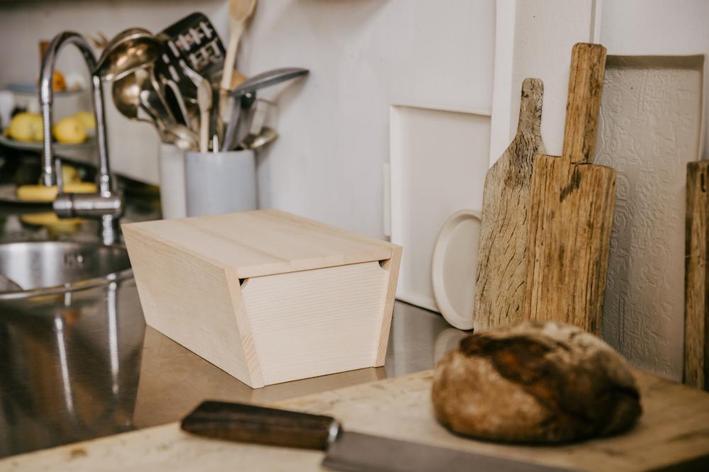 Brotkasten aus Holz mit Deckel Klein