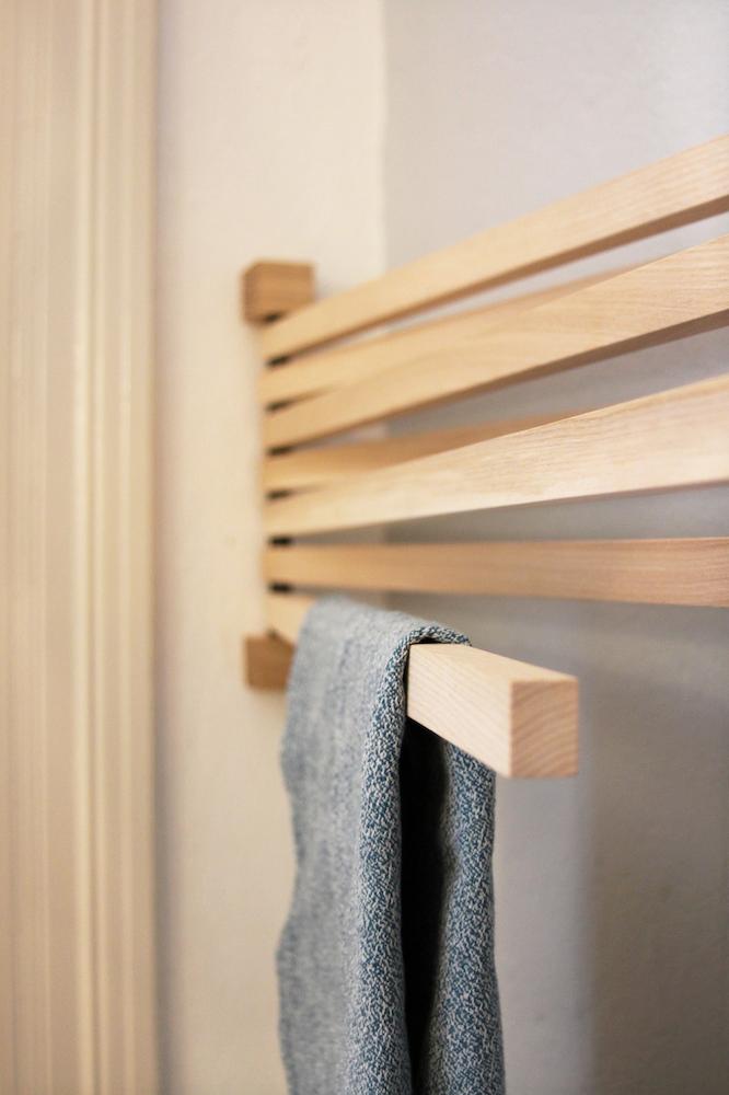 Handtuchhalter aus Eschenholz in Klein