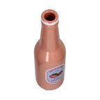Keramik Vase in Form einer Limonaden Flasche. Motiv: Erdbeer Lionade, nostalgischer Retro Look, rosane Flasche mit englisch beschriftetem Etikett von oben fotografiert, öffnung für Blumen ist zu sehen