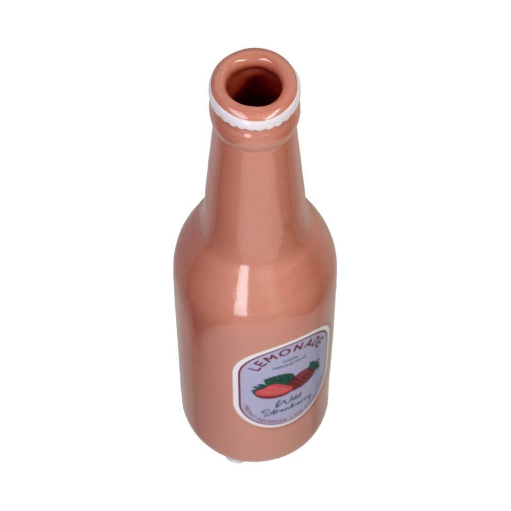 Keramik Vase in Form einer Limonaden Flasche. Motiv: Erdbeer Lionade, nostalgischer Retro Look, rosane Flasche mit englisch beschriftetem Etikett von oben fotografiert, öffnung für Blumen ist zu sehen