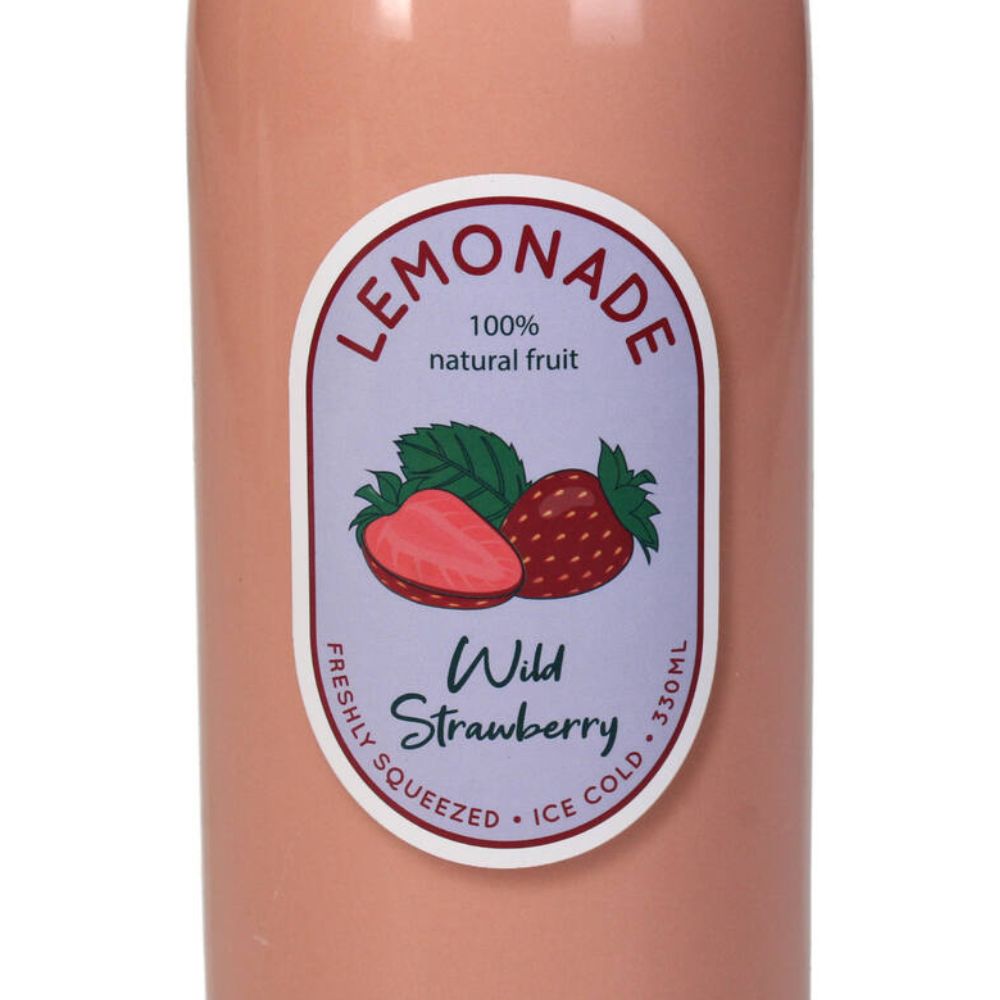 Nahaufnahme von dem etikett auf der Limonaden flaschen Vase 