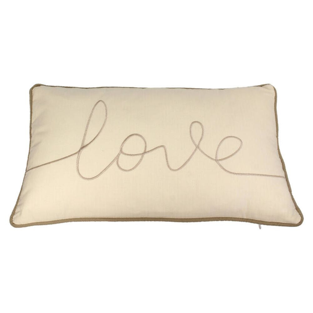 Kissen in den Farben Elfenbein uund Braun, großer kursiver Schriftzug: "love", Rechteckig mit den Maßen 30 x 50 cm, weiches Sofakissen aus Baumwolle 