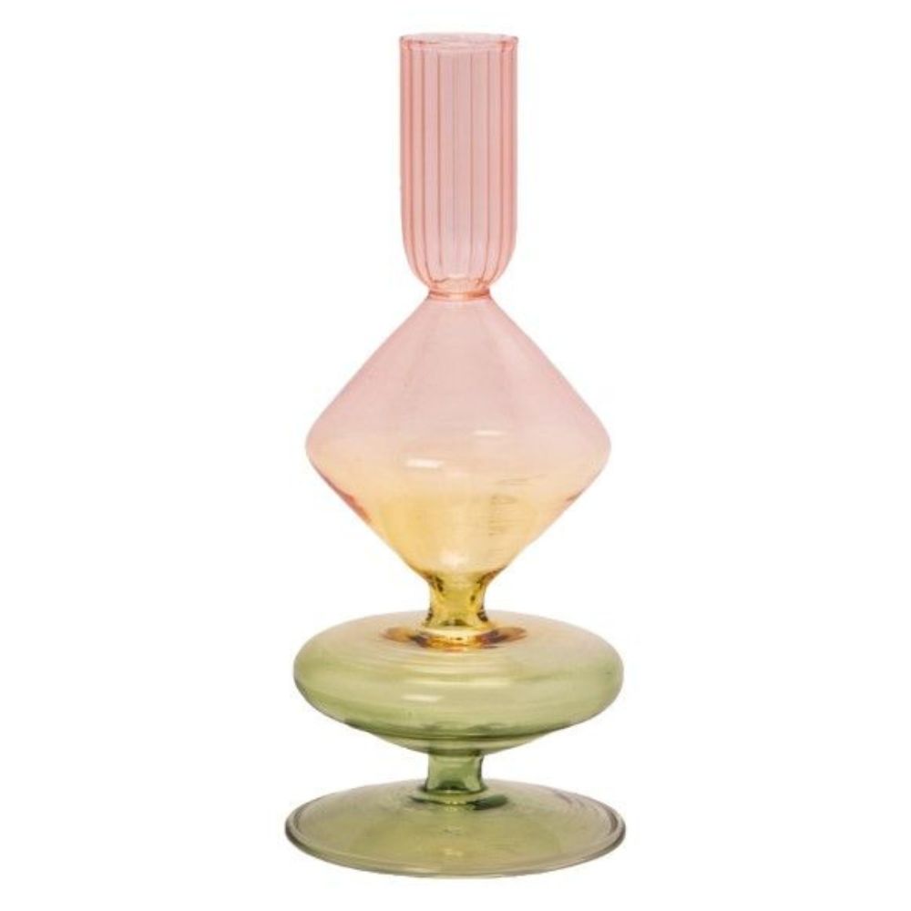 Ein hoher Kerzenhalter aus Glas in hellem Grün, Pink und Gelb