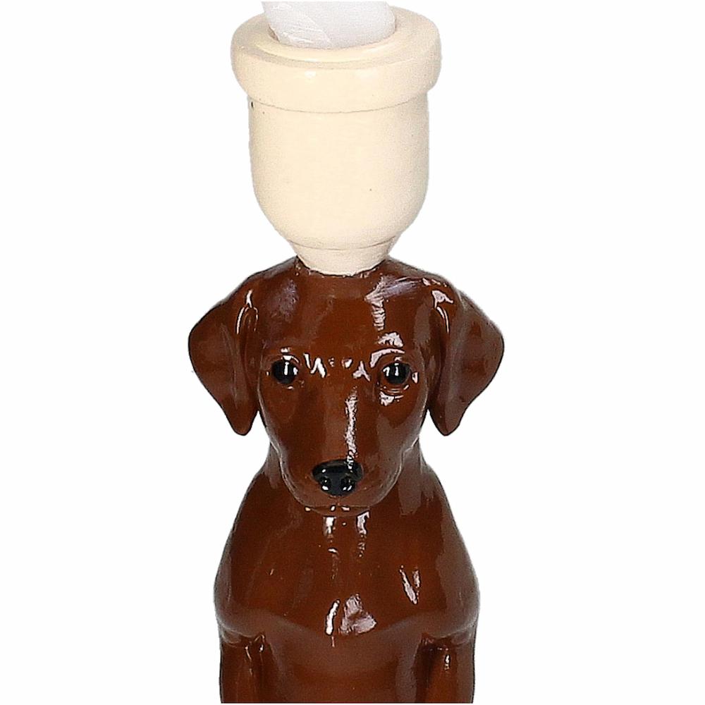 Nahaufnahme des Kerzenhalters in Dackel Form