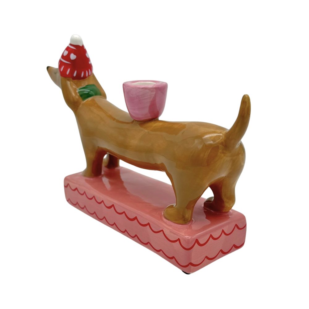 Dackel Kerzenhalter mit roter wintermütze und schaal,hinten