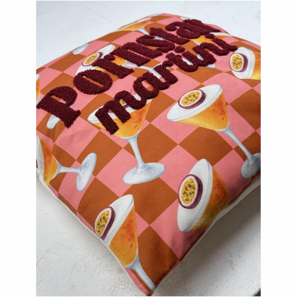 Seitliche ansicht des Kissens "Pornstar martini"