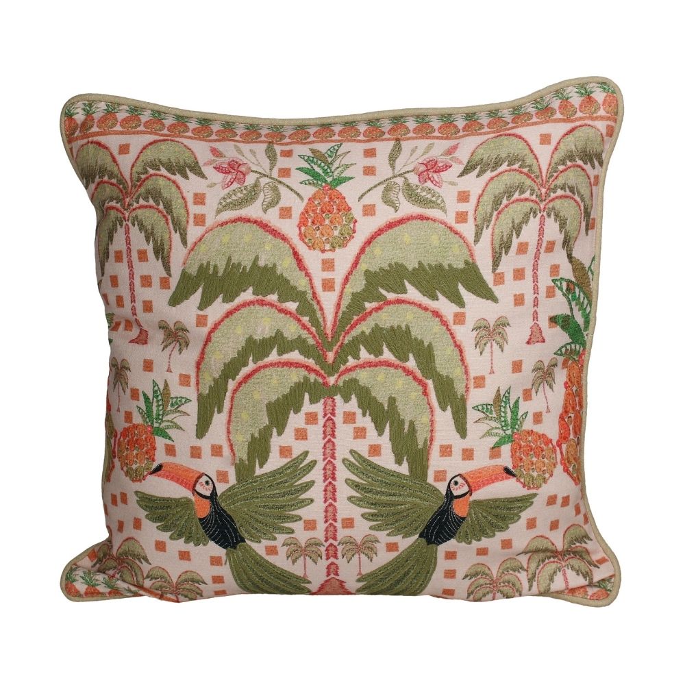 Kissen,Quadratisch mit kleinen vierecken in orange und abgebildeten Palmen, Toucan und Ananas, Gruen, orange und beige Farben