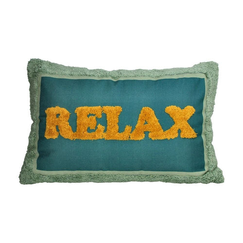 Kissen in rechteckiger Form mit grüner umrandung und einer blauen Hauptfläche in der eine Orangene schrift steht "RELAX"