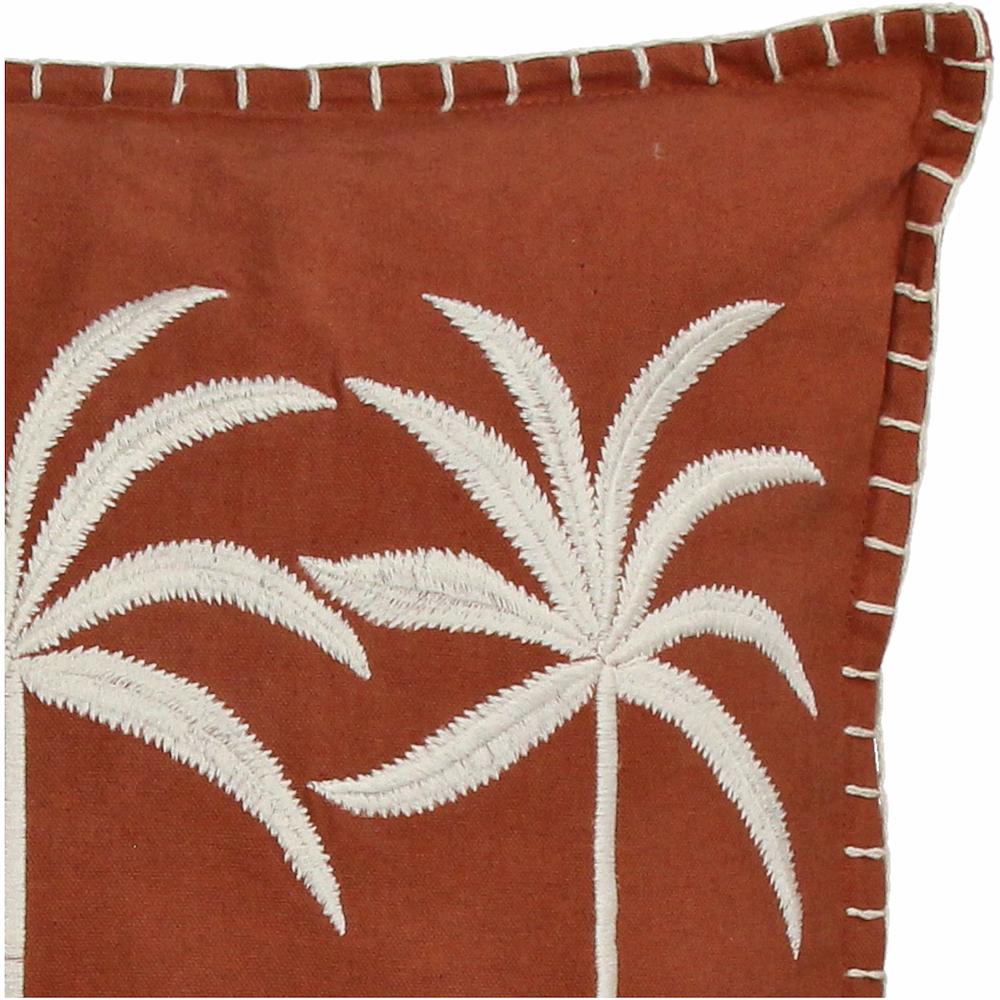 Nahaufnahme der Ecke des rost farbigen Kissens