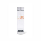 Eine Trinkfalsche mit dem Orangen Print ''Liebe''