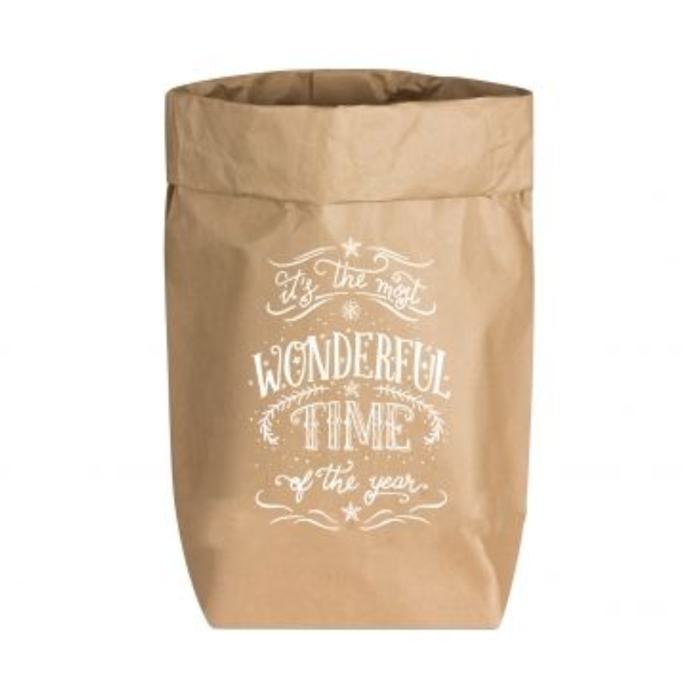 Papiertüte aus Stark-Papier auf der eine weiße Schrift "Its the most wonderful time of the year" mit verschiedenen Winterlichen 