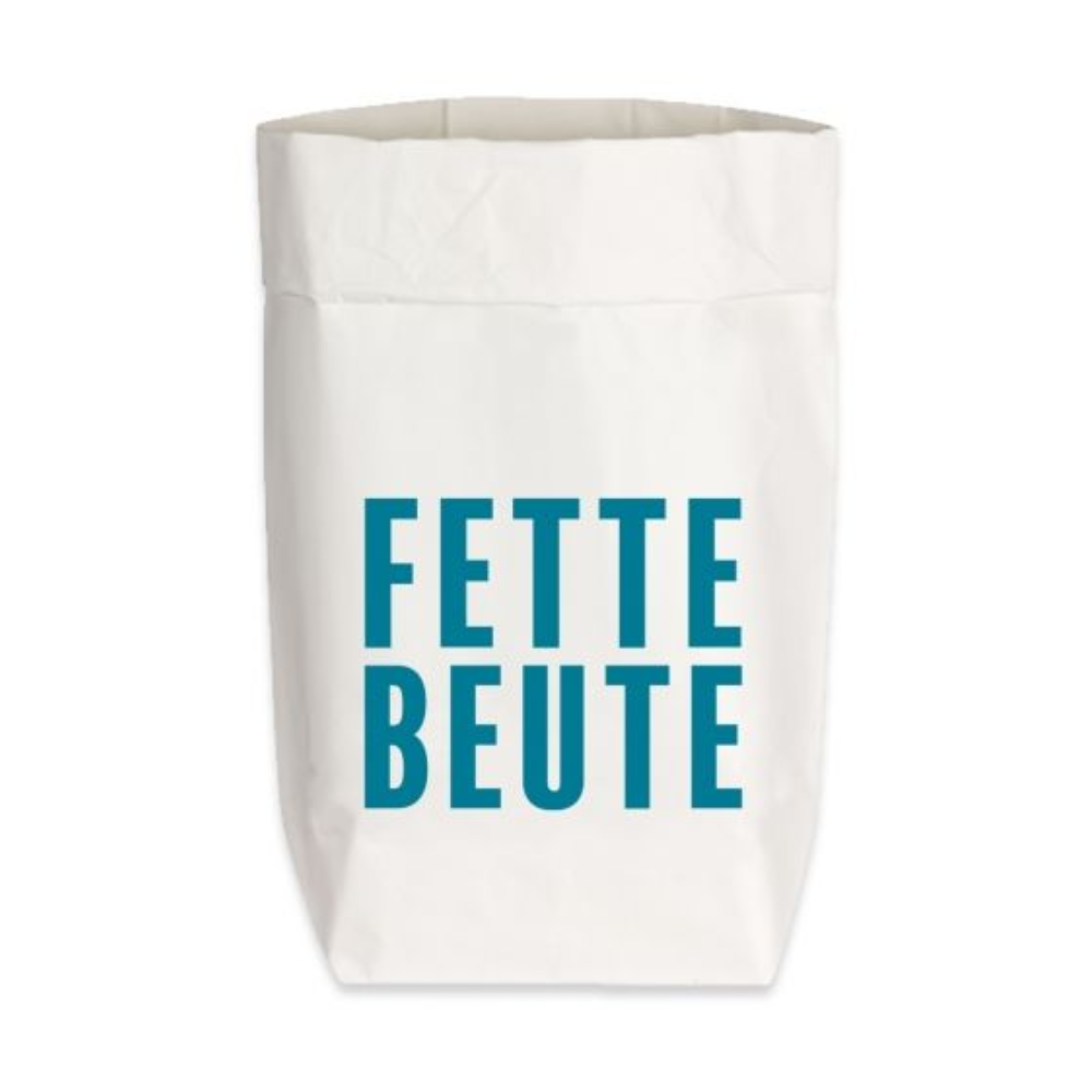 Tüte aus Kraftpapier mit einer aufgedruckten blauen Schrift "Fette Beute"