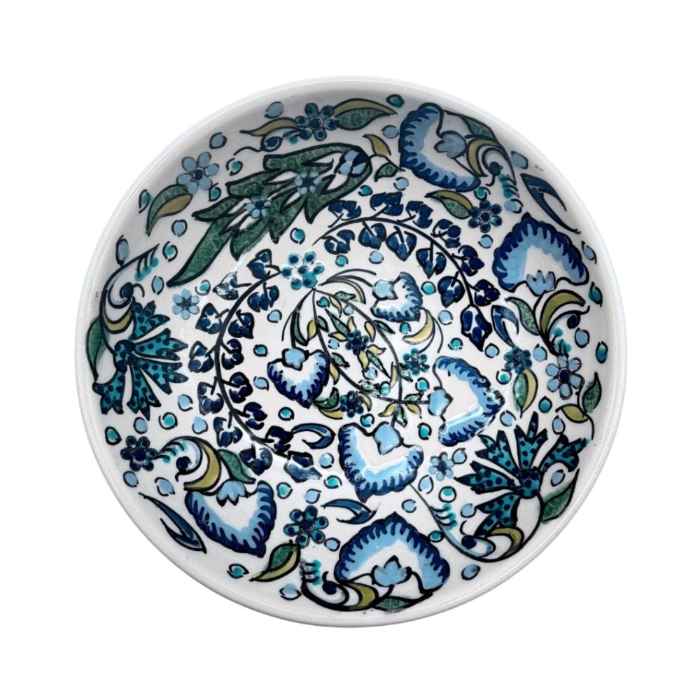 Weiße Keramikschale mit aufgemaltem Blumenmuster in blau, lila  und grün Tönen, Schale mit 20 cm Durchmesser