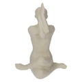 Skulptur/ Figur in Form einer Frau, die eine Yoga Pose (Garudasana (Adler-Pose)) einnimmt