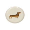 Runder Teller aus Steingut mit beiger, heller Farbgebung, Mittig großes Dackel Motiv in beigen und braunen Farben