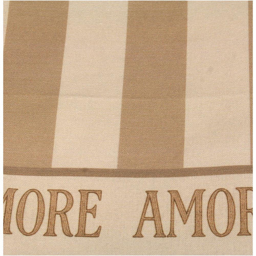Nahaufnahme der gestreiften tischdecke "AMORE"