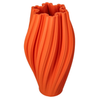 Orangene Deko Vase aus Porzellan in form von eines Symetrischen Tuchmusters