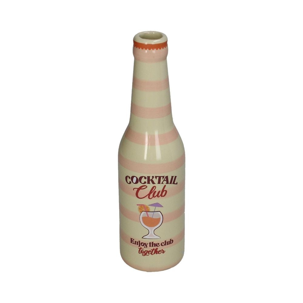 Deko Vase aus Keramik in Form einer Limonadenflasche, gestreift in hellem Naturgelb und hellem Rosa, geschwungene Aufschrift in Bordeaux und rot: "Cocktail Club" "Enjoy the Club together" in der Mitte Cocktail Motiv mit Orange, Strohhalm und Schirmchen