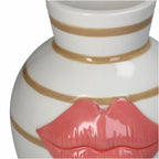 Nahaufnahme der Vase mit Lippen und "HELLO" schrift in rot