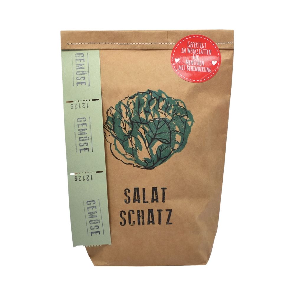 Braune Wuntertüte mit angehefeteten abreißbaren Tickets mit der Aufschrift "Gemüse" und einem Aufdruck eines Salatkopfes auf der Tüte mit der Schrift "Salat Schatz"