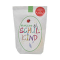 Weiße Wundertüte mit der Schrift "Stolzes Schulkind" in verschiedenen Schriftarten und Farben