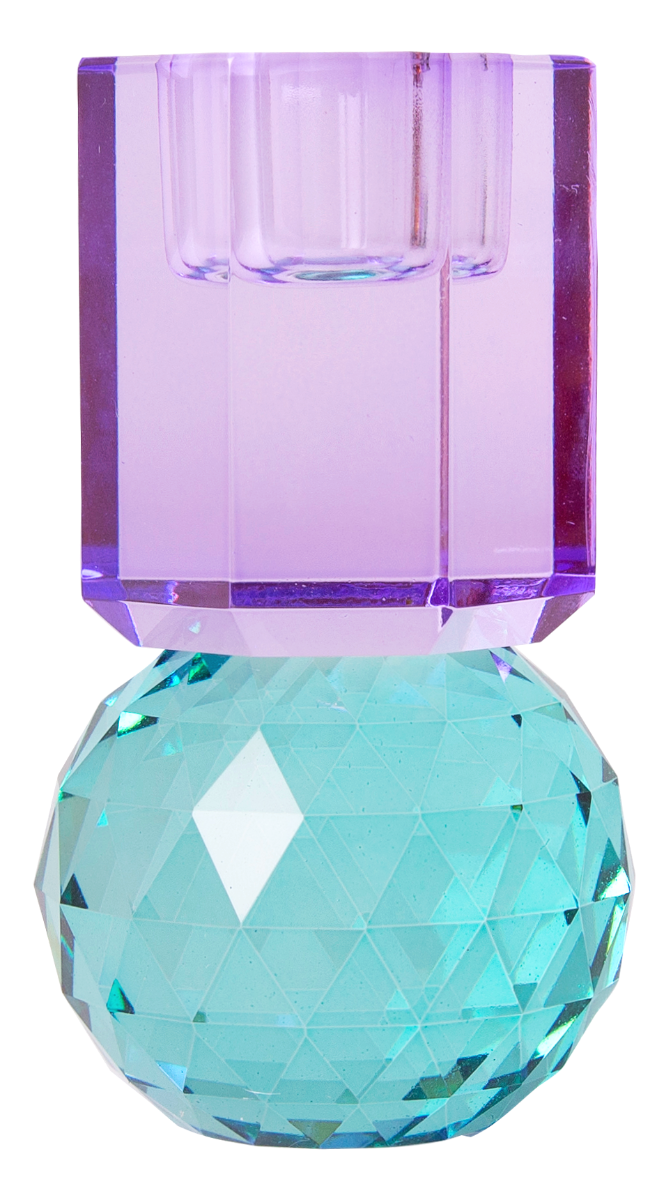 Ein hoher Dioptrics Kerzenhalter aus Glas in Violett und Petrol Kristall-Optik, bestehend aus mehreren geometrischen Flächen. Der Kerzenhalter hat eine moderne, facettierte Optik, die das Licht reflektiert