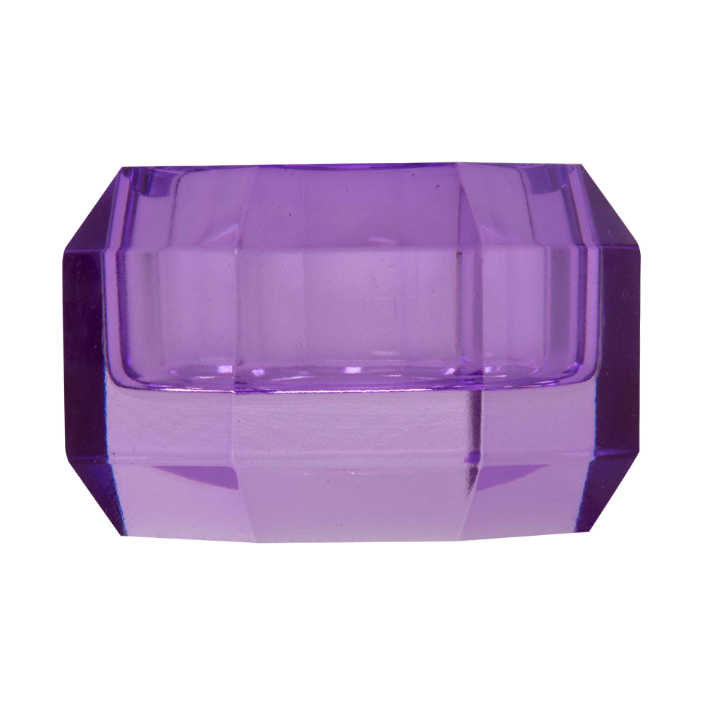 Ein kleiner Dioptrics Kerzenhalter aus Glas in Violett Kristall-Optik, bestehend aus mehreren geometrischen Flächen. Der Kerzenhalter hat eine moderne, facettierte Optik, die das Licht reflektiert
