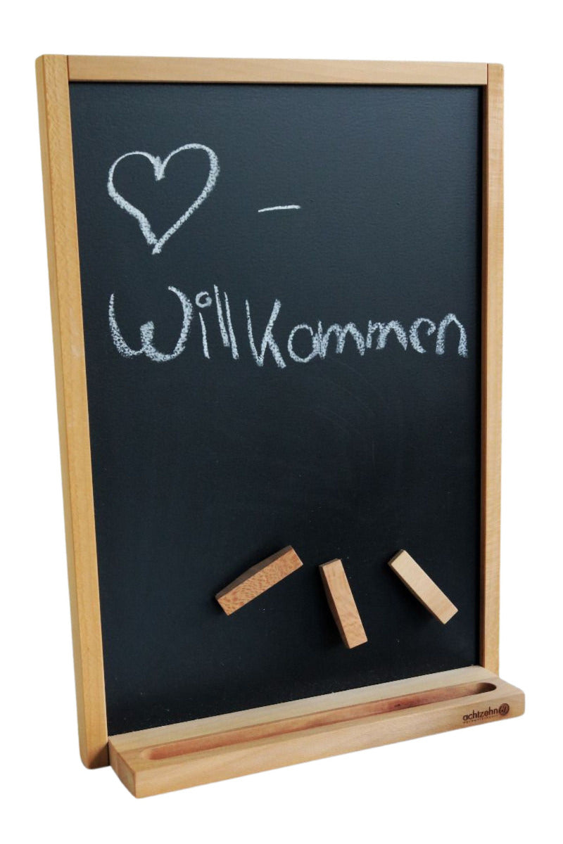 Magnetische Kreidetafel mit Holzrahmen und kleine Holzablagefläche