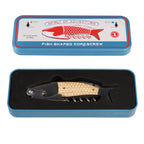Fischförmiger Korkenzieher, Säge und Flaschenöffner und die Box "Spirit of Adventure"