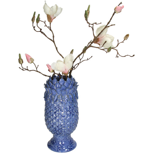 Blaue Ananas-Förmige Deko Vase mit und kurzem Schaft und einer Öffnung , die an einer Lotus blüte erinnert und zweigen, die weiße blüten tragen