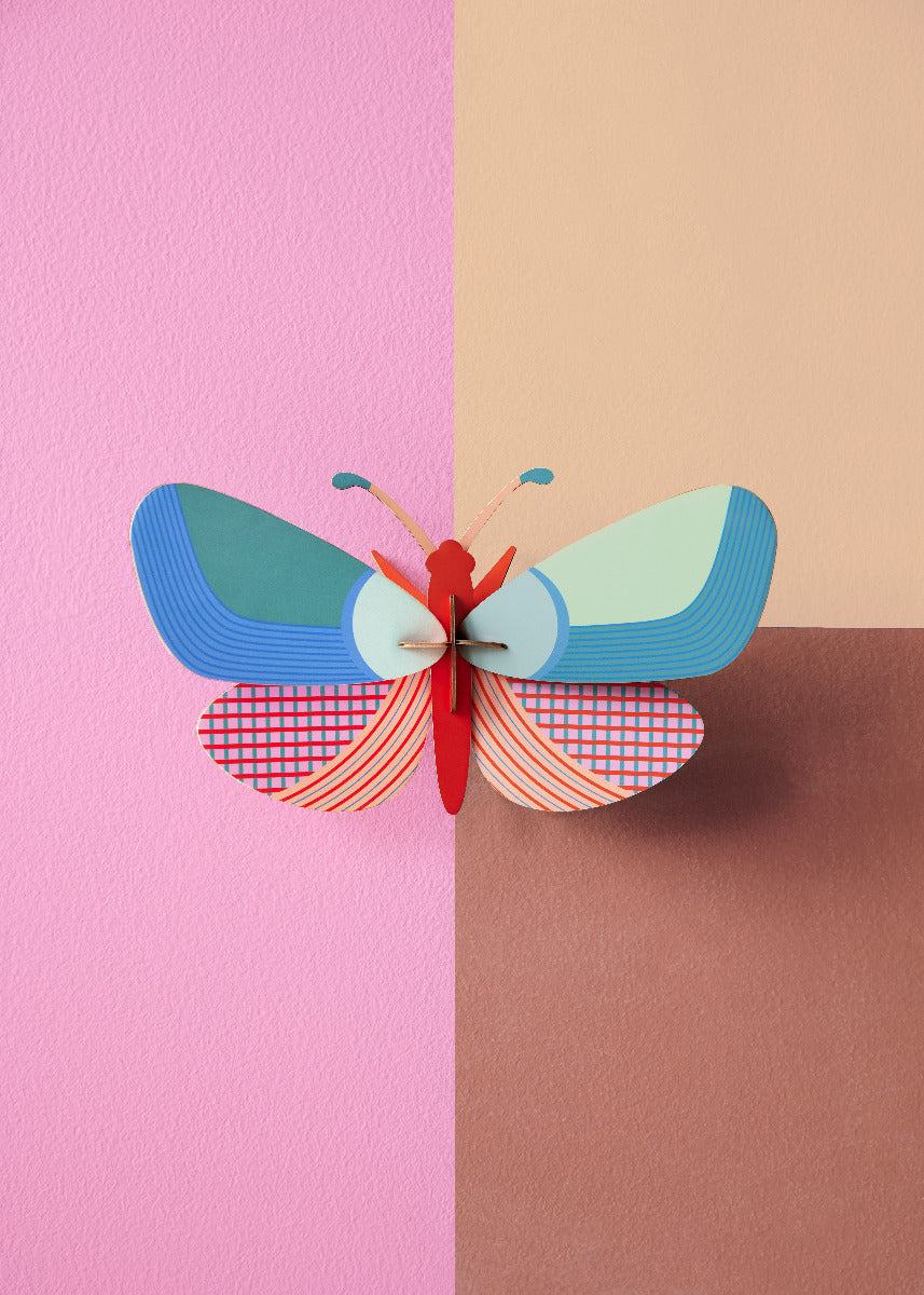 3D Wanddekoration Wandobjekt eines Schmetterlings an der Wand