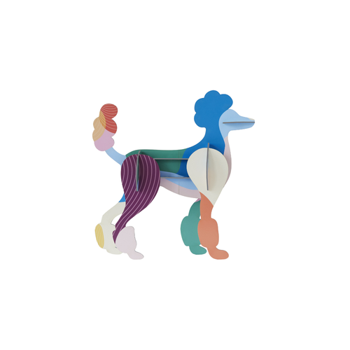 Buntes 3D Objekt, eleganter Pudel in schönen eleganten Farben, zusammengesteckt uas mehreren Teilen Recyclingkarton 