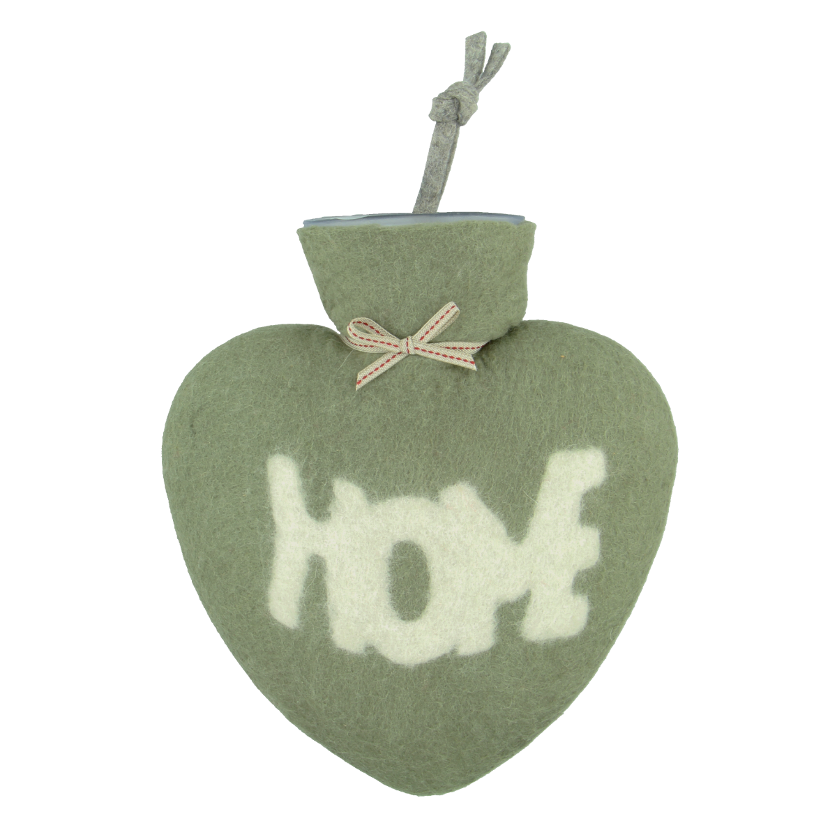 Herzförmige Wärmeflasche mit einem dusty grün farbigen Bezug und einer weißen Aufschrift "HOME"
